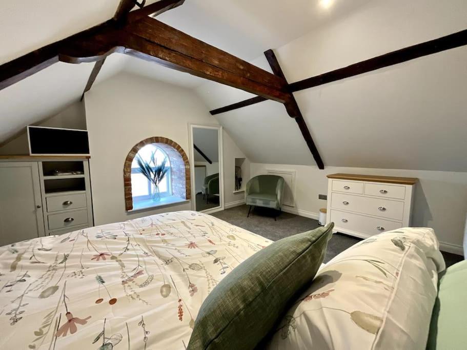 Apt D In Old Grade 2 Converted Farmhouse Маркет Уейтън Екстериор снимка